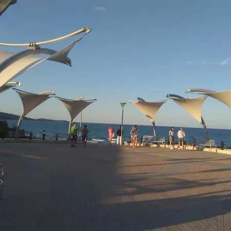 Relax Larrisa * 프리모르스코